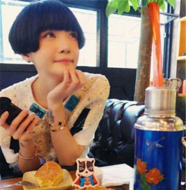 原创徐粲金初中辍学去北京闯荡17岁嫁给高晓松离婚后身家上亿