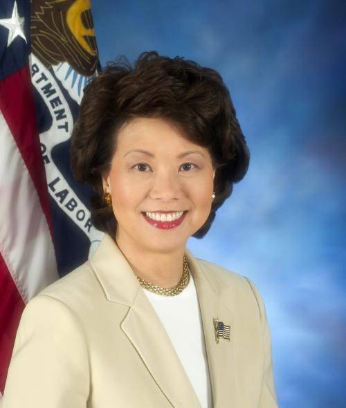 美国华裔部长赵小兰40岁嫁国会议员无儿无女两人相伴28年