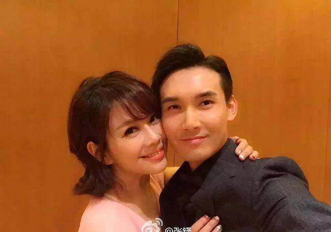 50岁陈松伶罕见晒照,网友调侃:还是好好漂亮吧,和老公像两代人_张铎