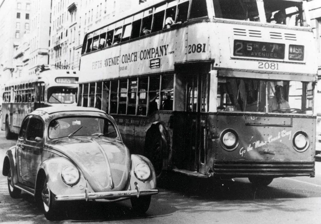 (力量贯穿快乐的汽车)"大众"volkswagen"之名也正式降生于德国狼堡