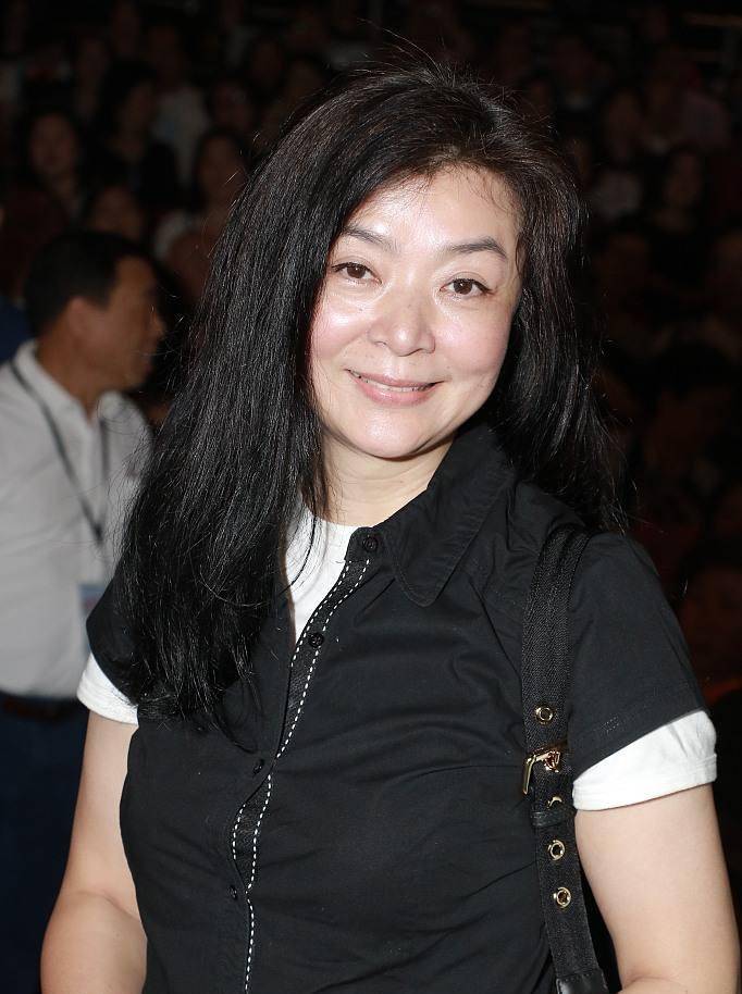 放弃周润发,错过刘德华,与女友在一起11年的陈玉莲,后来怎么样了