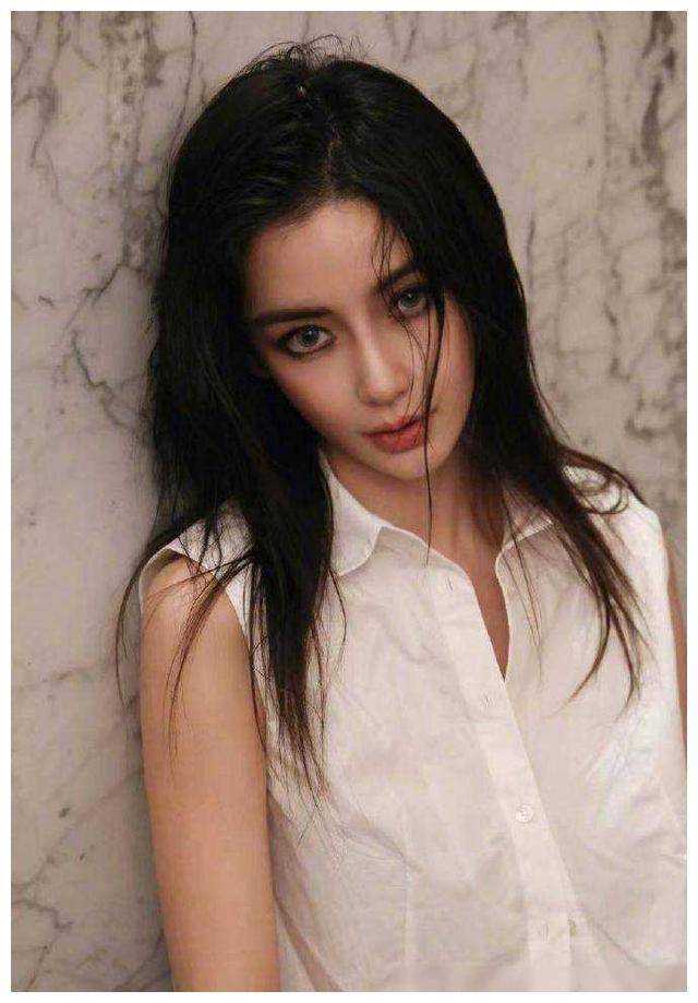 杨颖晒妇女节合照,小海绵7岁长高,母子同框超温馨._未来的_瞬间_那张