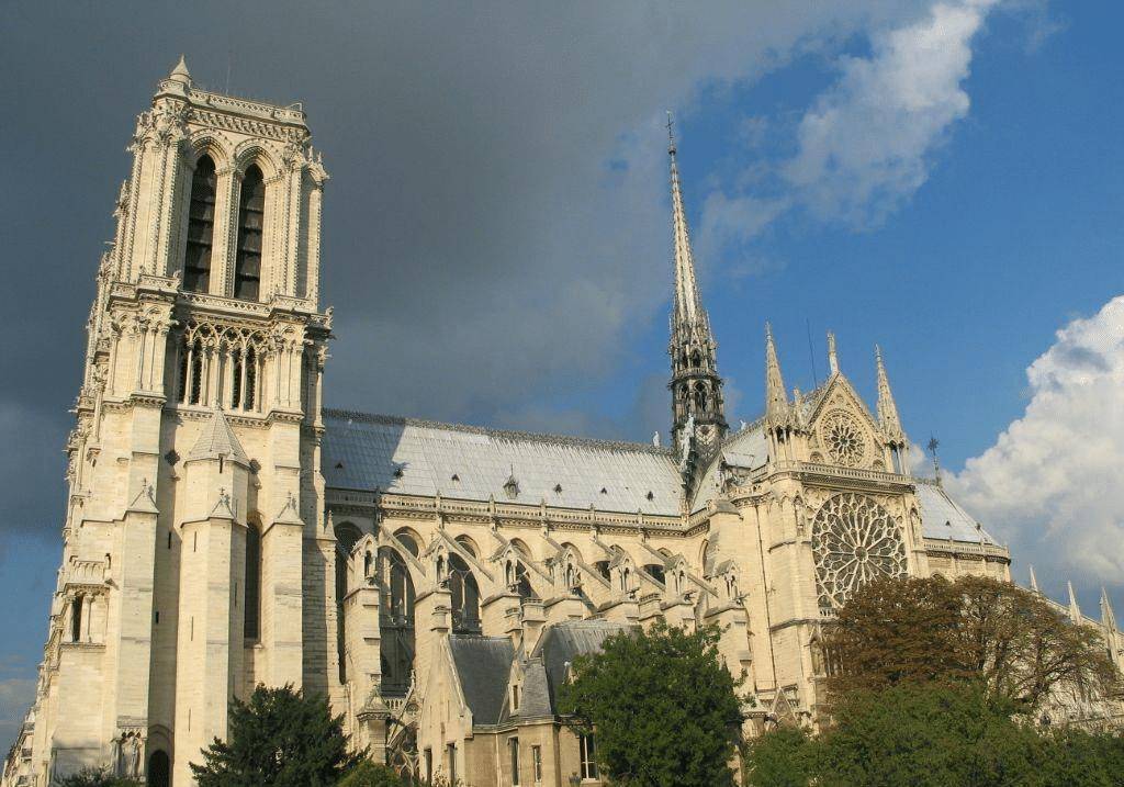 巴黎圣母院:风雨850年,只为向人们呈现世所罕见的艺术瑰宝_因为_雨果_