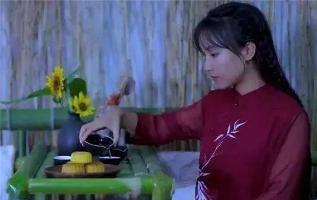 原创李子柒破吉尼斯纪录狂赚168亿的背后我看到最真实的一幕