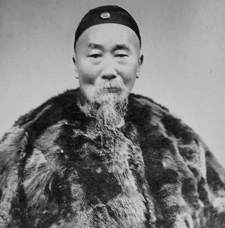 李瀚章,次子李鸿章,三子李鹤章,四子李蕴章,五子李凤章,六子李昭庆