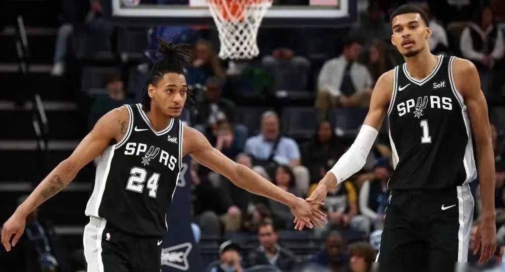 白魔19分,索汉输球输人,想成下个_马刺_比赛_火箭