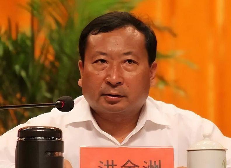 1998年"凯里双案"五人遇害,作案人在逃18年当官,因录指纹破案_黄德