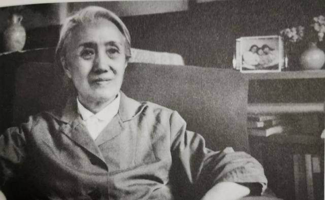 原创锦江创始人董竹君67岁含冤入狱为了活着日日重复鲁迅一句话