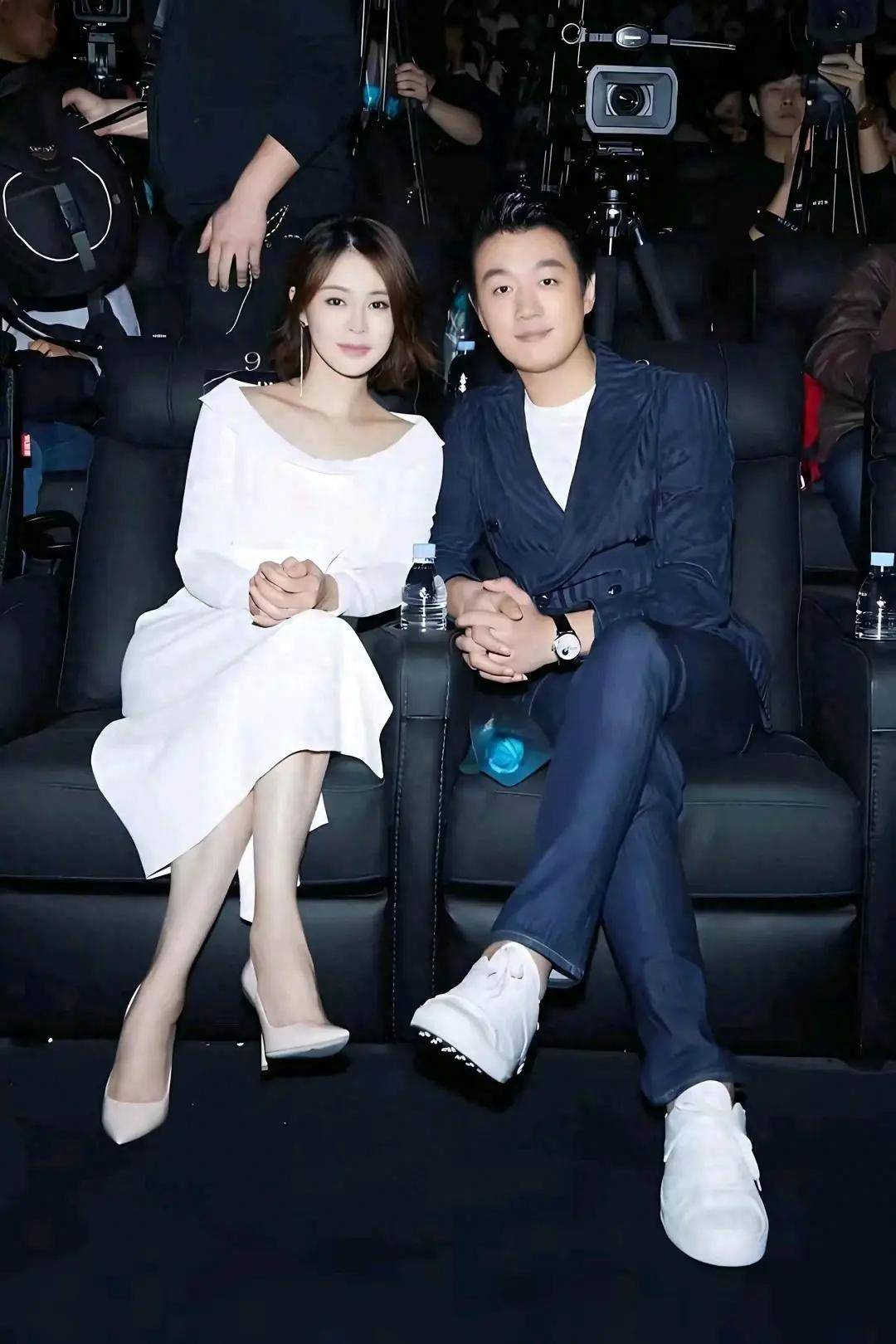 让老师8年生3孩子,如今一家五口其乐融融_佟大为_关悦_爱情