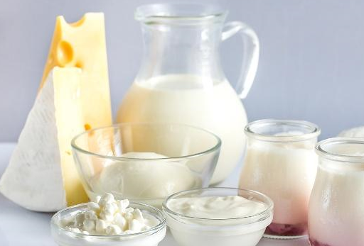 椰子等为原料加工制成,生活中常见的植物蛋白饮料,包括豆奶,杏仁露