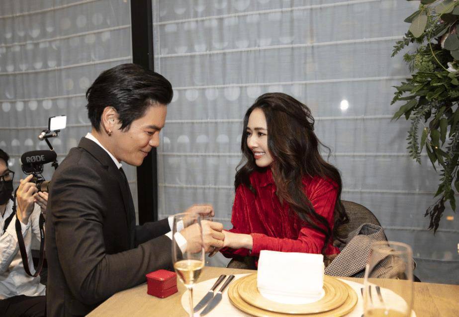 原创郭碧婷产女首露面向太采访发言引争议一胎刚满月又要生