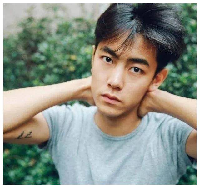 大海哥纪凌尘受欢迎,分手后心情低迷,备受瞩目!_阚清子_身材_时候