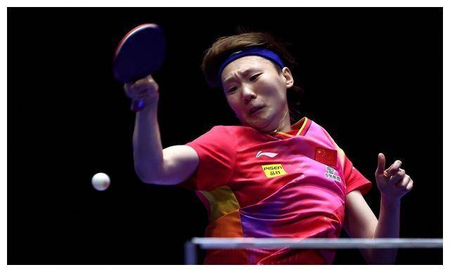 在男单1/32决赛中,西班牙选手罗伯勒斯对阵波兰选手米洛什·雷德齐姆