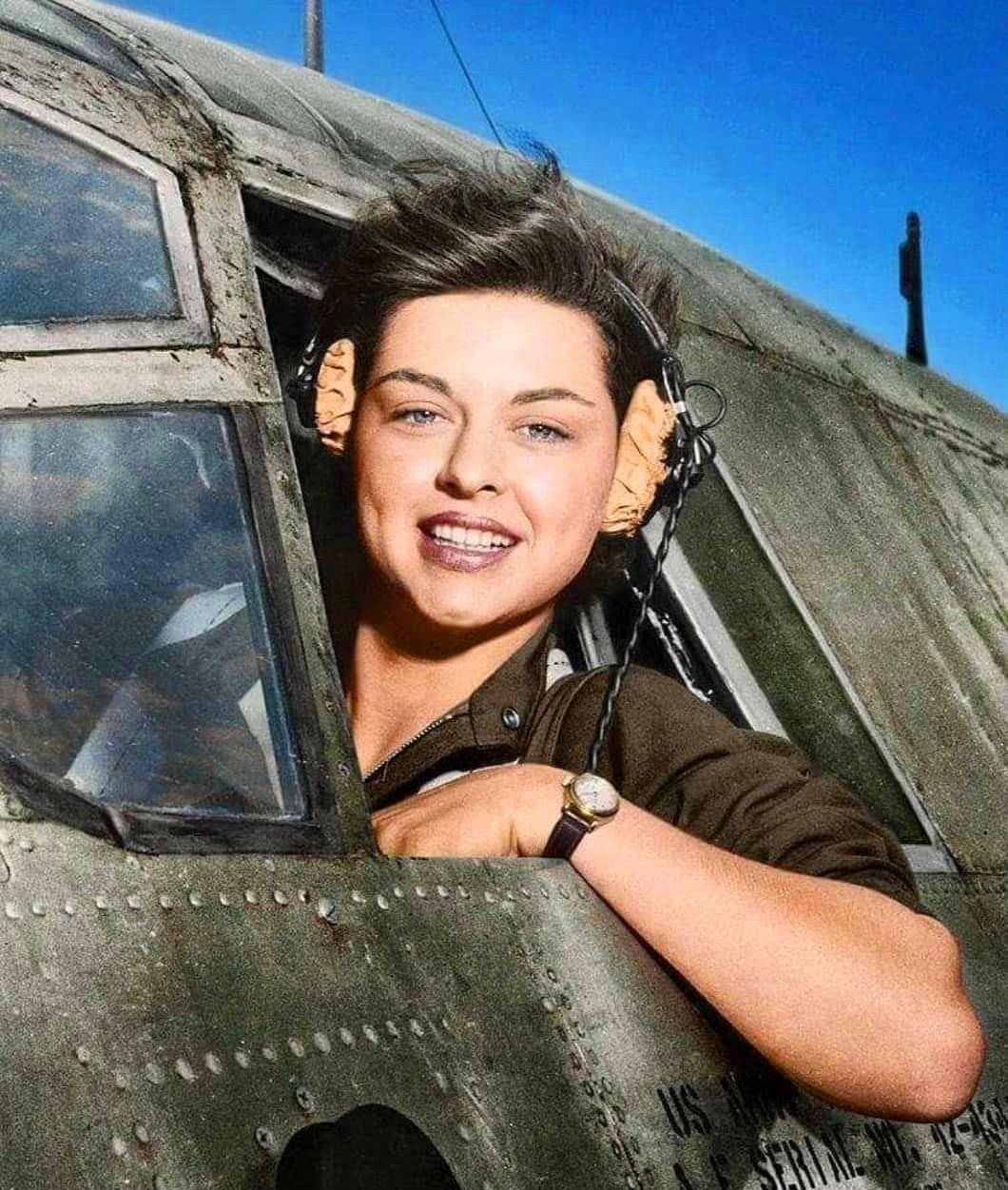 原创历史上过目难忘瞬间叼着烟操作希特勒的电锯隆美尔拍的钢铁洪流