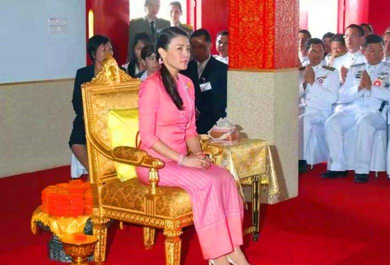 诗妮娜贵妃并非真心和西拉米过不去只因好胜心强成苏提达棋子