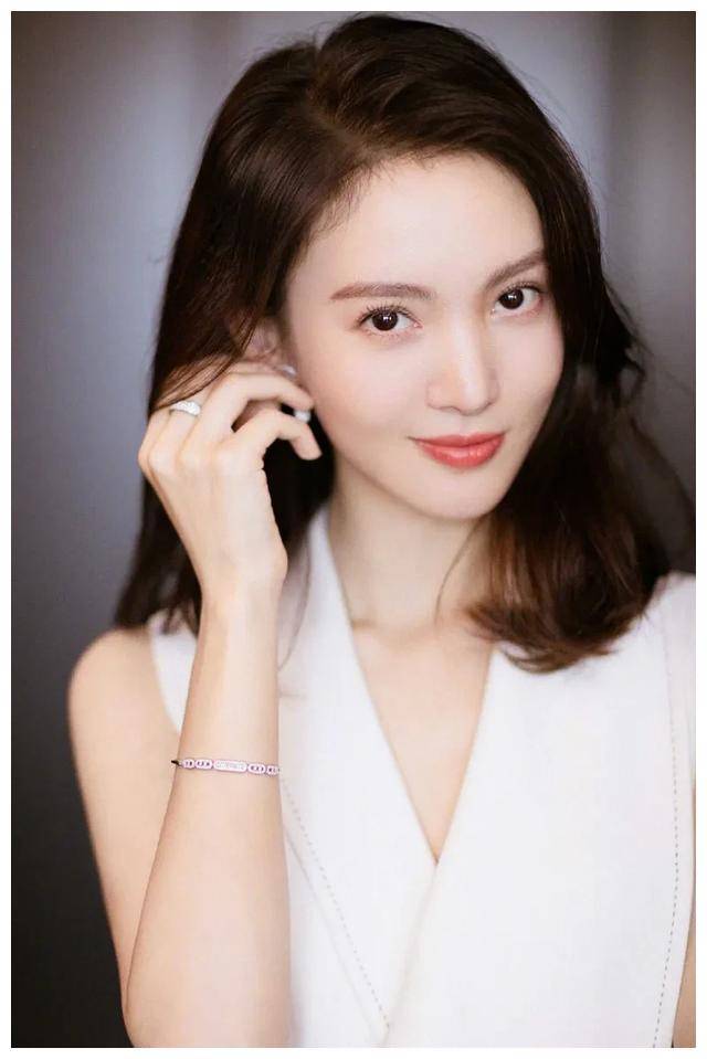 6位演员天赋超群,有者风生水起,有者因"偏门"受阻_许晴_秦岚_周迅