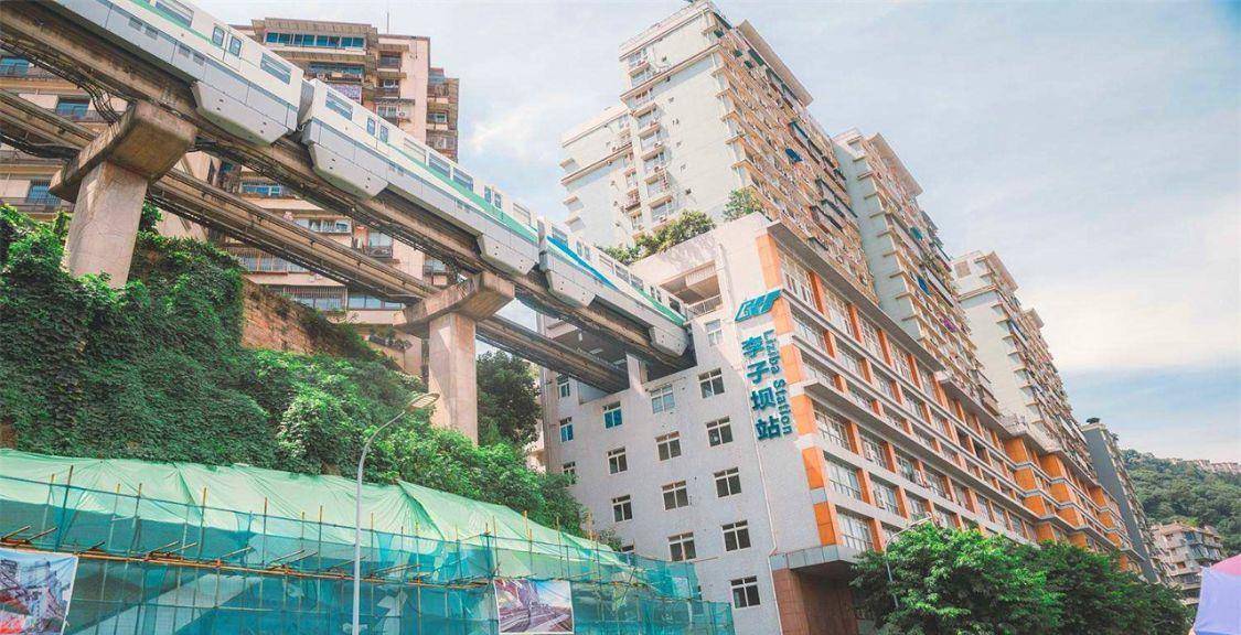 原创我国四大网红城市重庆成都西安和长沙哪座你最合意呢