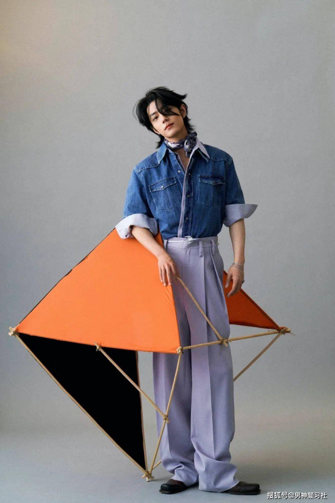 肖战的颜值不必讲了吧今天我们来分析下他的衣品是几分