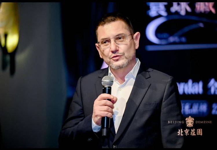 国际知名画家晨嫣曌对话法国百年顶级家具taillardat总裁