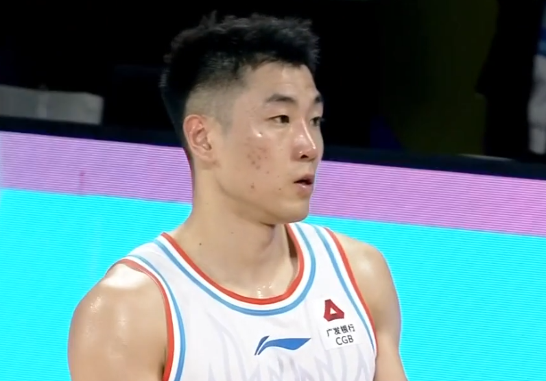 高诗岩决胜时刻扮定海神针,山东男篮取龙年首胜,沙约克高效虐菜