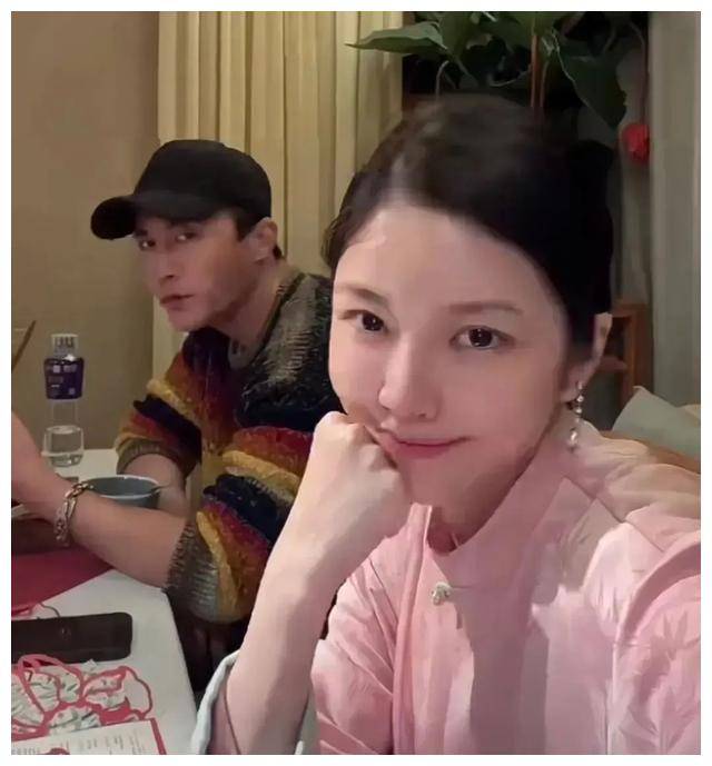 王灿坐在杜淳腿上遭到嫌弃杜淳果断推开引发网友热议