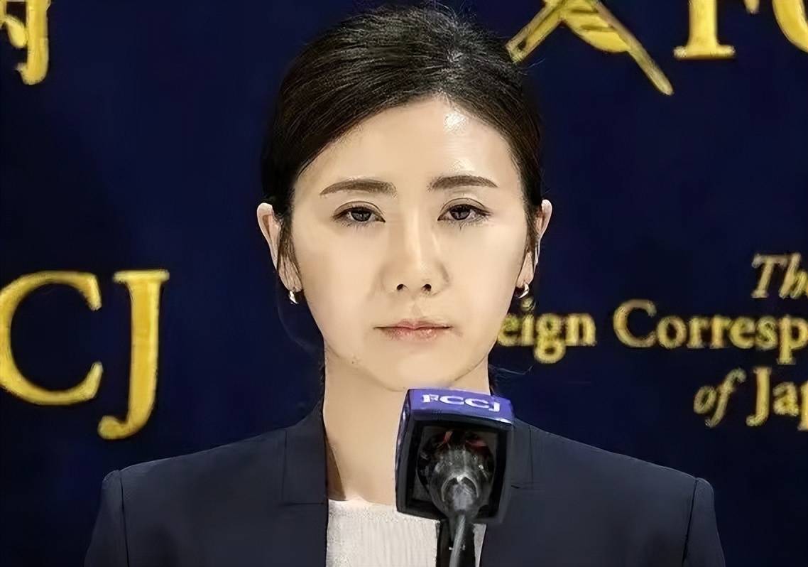 福原爱终于露面宣布与前夫和解脸上充满忧伤3次鞠躬离场