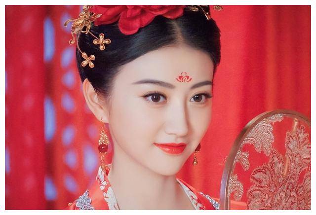 原创35岁景甜曝光360度生图下车照细节惊艳网友热议