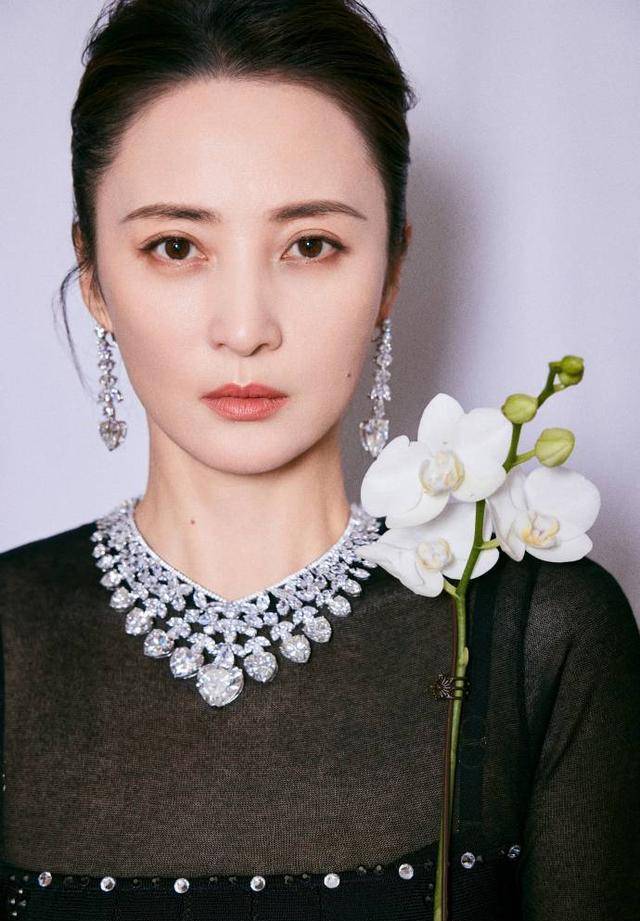 原创50岁蒋勤勤和陈建斌合影差辈了全靠这5个方法保持年轻