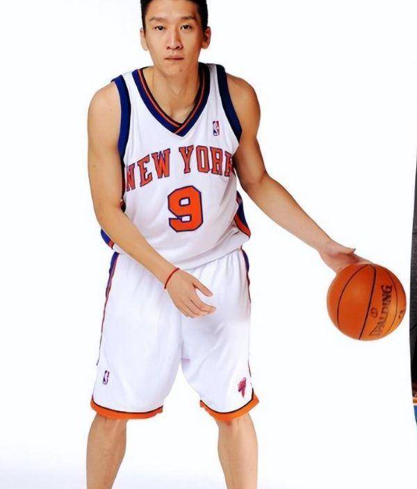 孙悦曾短暂效力过湖人队,当时的后卫线确实是人满为患.