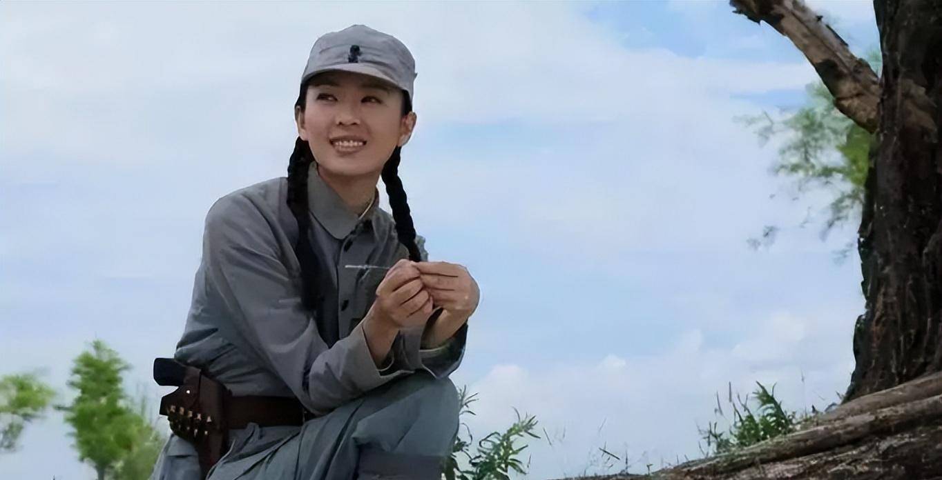 童瑶曾被张默当街打如今嫁富商成视后她到底经历了什么