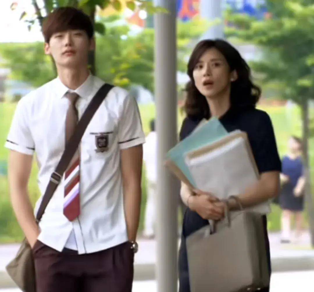 原创恋爱后李钟硕终于还是肿了酵母风对韩国男艺人一视同仁