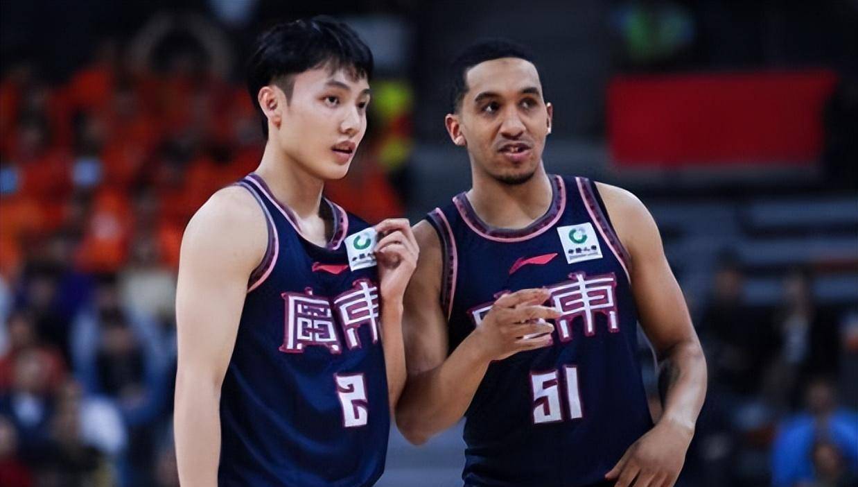 原创福建男篮对阵广东队福建官方晒海报我们敢于虎口拔牙