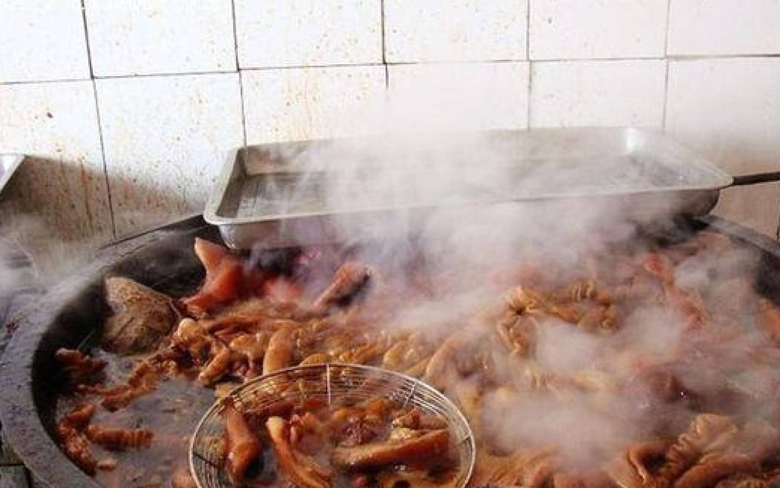 不知道这些根本原因就算试上百种方法也解决不掉卤菜氧化难题