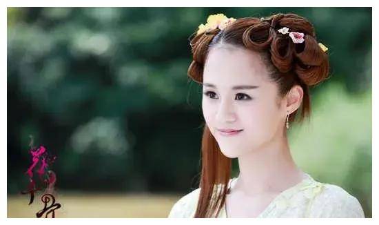 赵丽颖因此一举成为一线明星,而安悦溪扮演的糖宝也因为可爱形象赢得