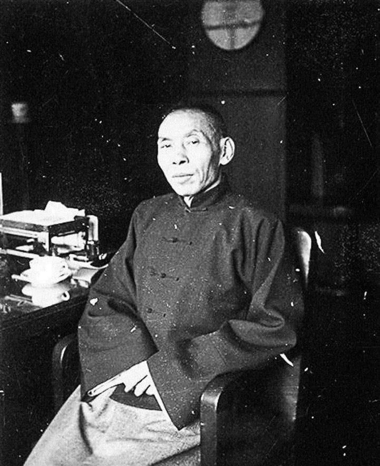 帮助杜月笙发迹的发妻被囚禁老宅十多年40岁出头白发苍苍