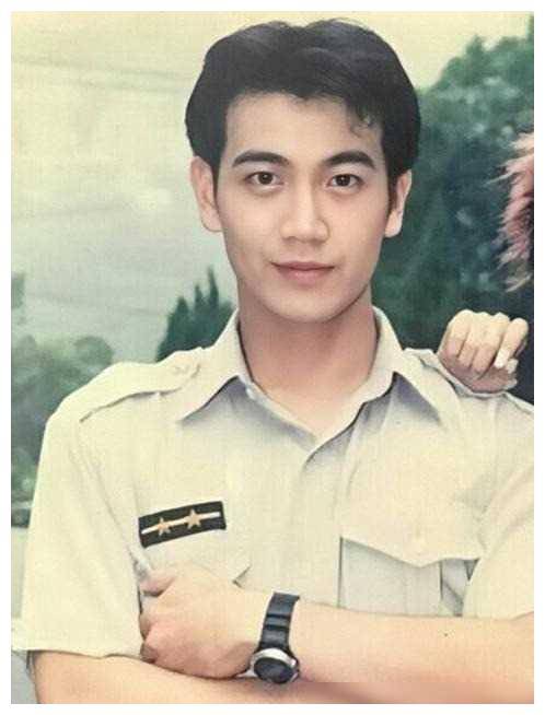 不会尴尬吗48岁张智尧给33岁成毅演爸同框一出我被吸引