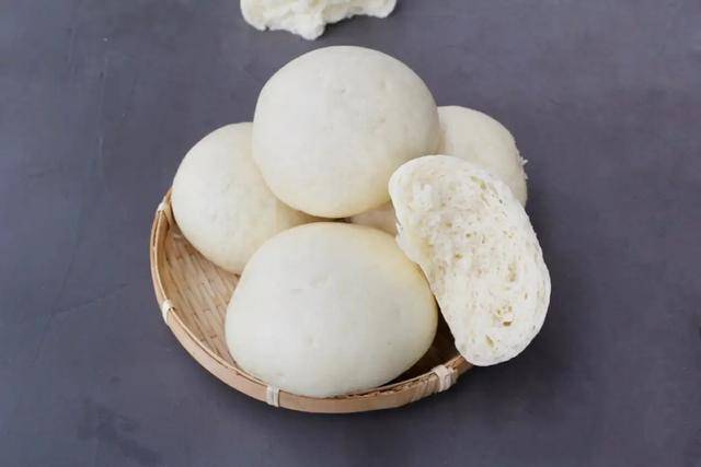 可能会在馒头中添加过多的糖分或油脂,这无疑会增加馒头的热量和升糖