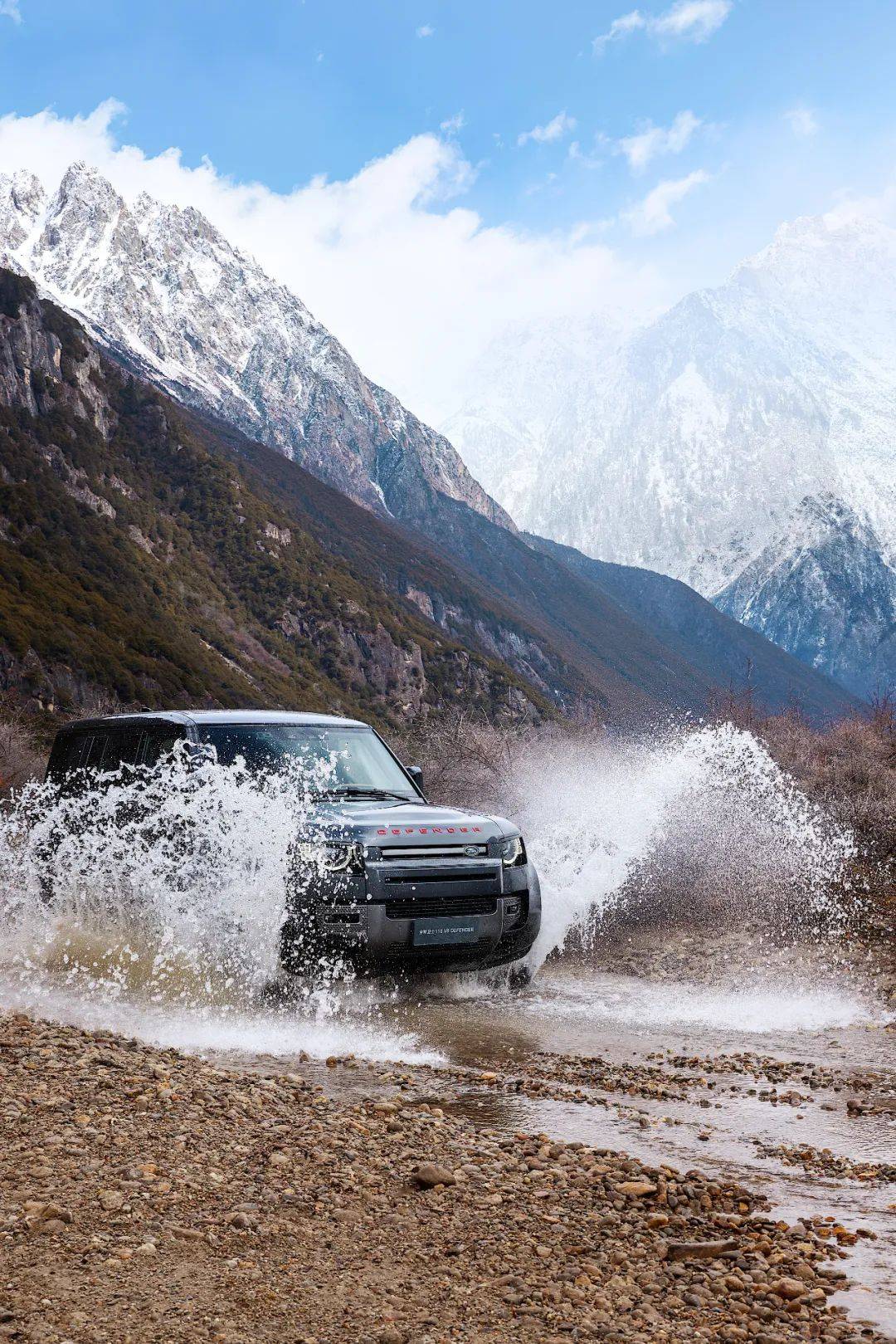 试驾卫士v8|体验卫士那不容易被模仿的野_搜狐汽车_搜狐网