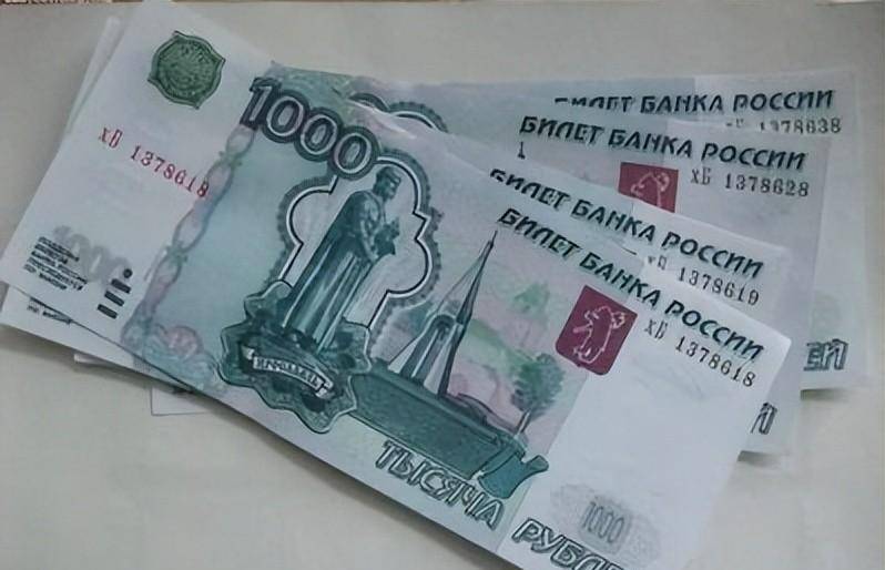 卢布陷入恶性循环之后,美国的"专家"又出了一招,那就是用新卢布替换旧