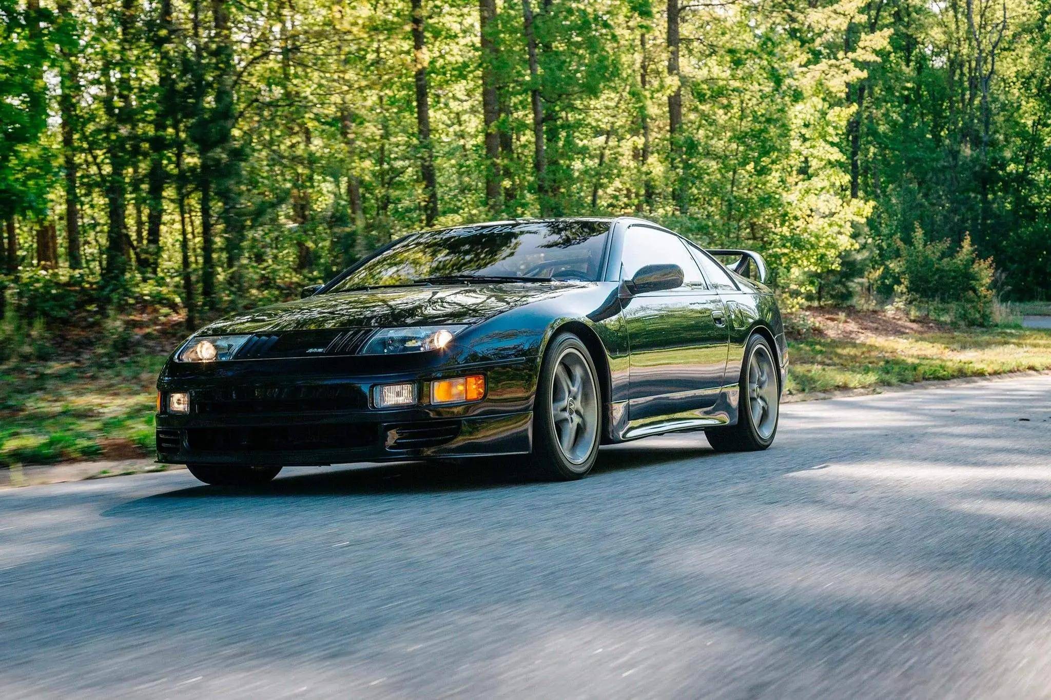 发动机也放弃了直列六缸,使用了尼桑当时炙手可热的vg系列的v6引擎