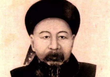 袁保恒在西安得到消息,一面派人将香姑娘急送至泾州来照料左宗棠,一面