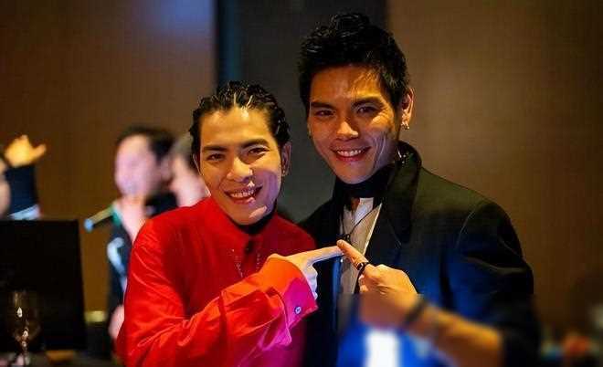 原创向佐和向佑被吐槽长相发文怒怼不要写我弟弟不会原谅任何人