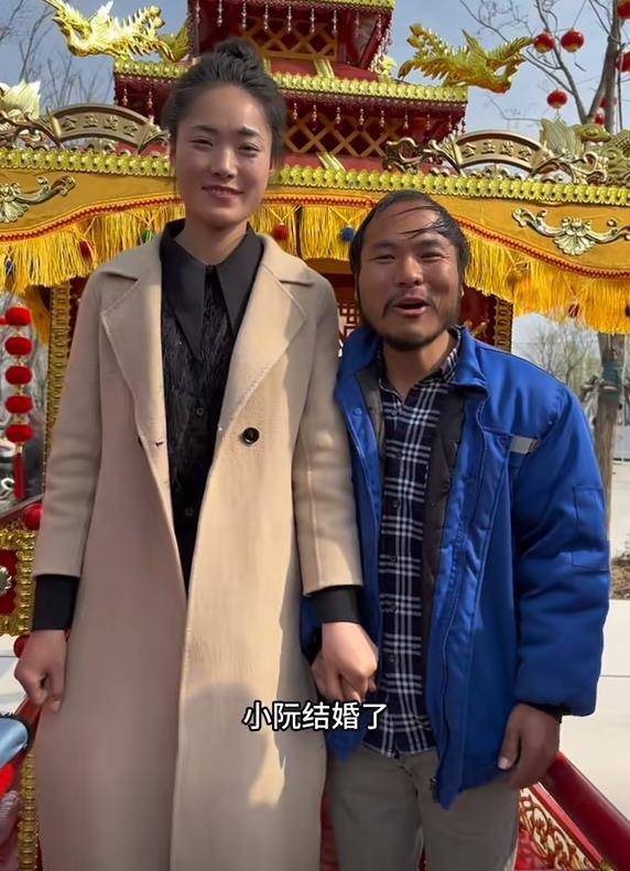 了一个小小的恩爱,可就是这么一个小举动,却对不少人产生了极大的刺激