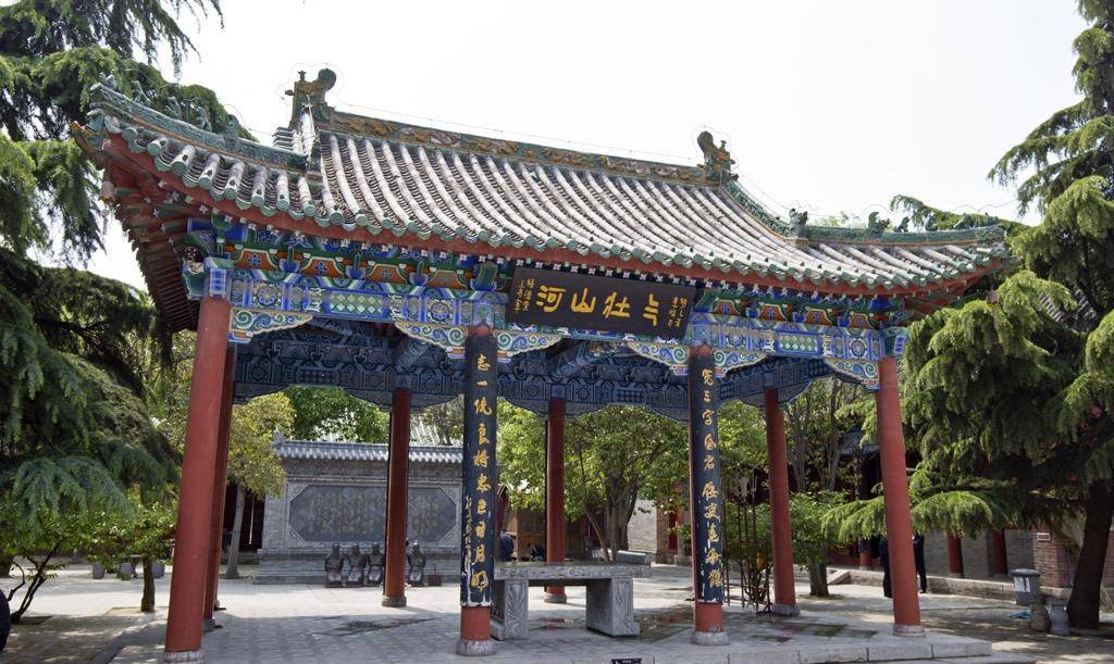 原创来朱仙镇走进岳庙祭拜著名的民族英雄忠诚的爱国将领岳飞