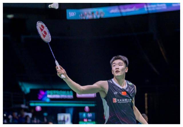 韩悦蹭装备,如陈雨菲之球拍,李诗沣心境恍惚,囧态球拍断线_比赛_拍子