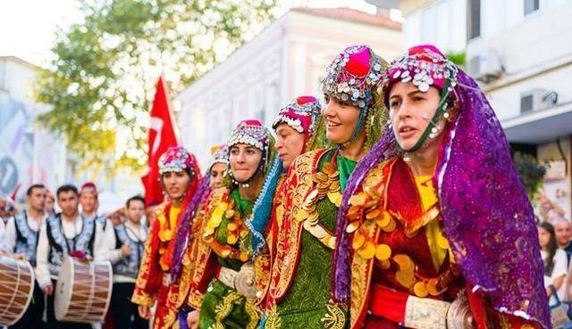 30年的时间人口减少四分之一,至今仍在下降_保加利亚_生活_移民