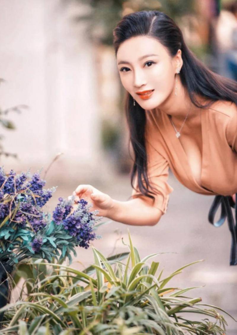 原创讲真王李丹妮的完美身材引发热议惊艳众人