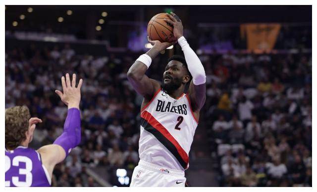 德安德烈·乌班克,特雷·杨,文斯·鲍尔,卡波拉和马克·威廉姆斯