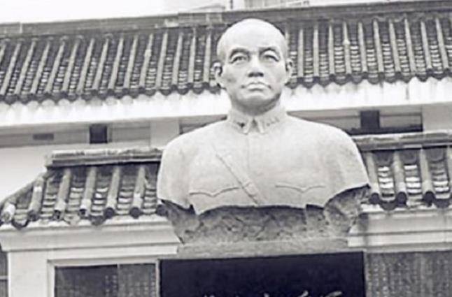 可谁知道张自忠在这之前与庞炳勋的矛盾已经激化到了无法调解的地步