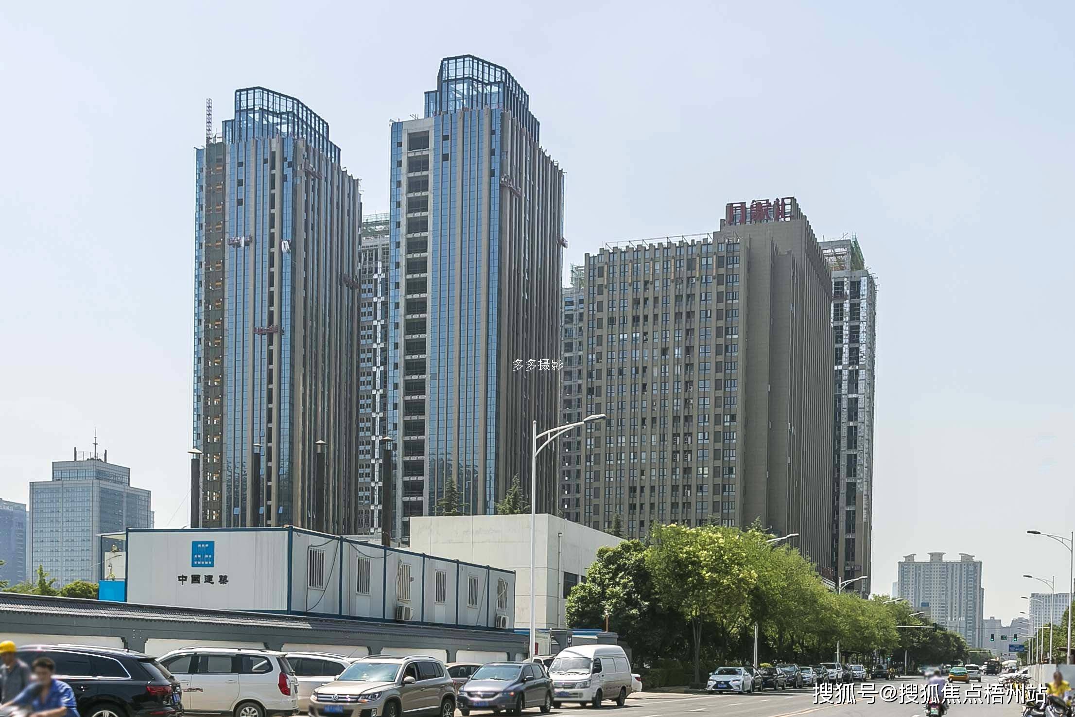 西安万象汇租120人办公室精装修交通便利可注册